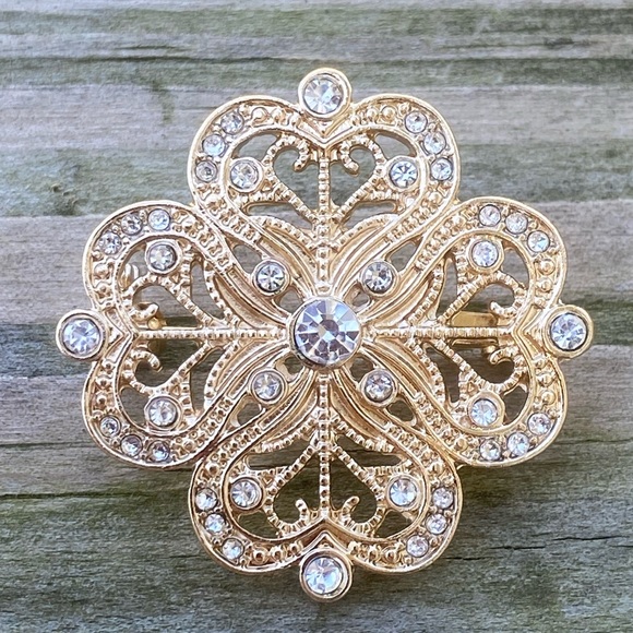 Four Leaf clover brooch Heart pin with crystal accent new - Picture 2 of 7